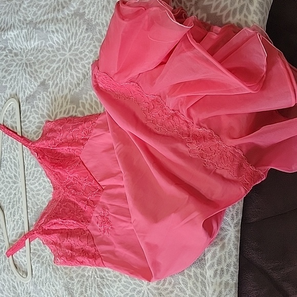 🔴SOLD🔴 Vintage Vanity Fair Hand Dyed Slip in Viva Magenta Size 34 - Picture 5 of 16